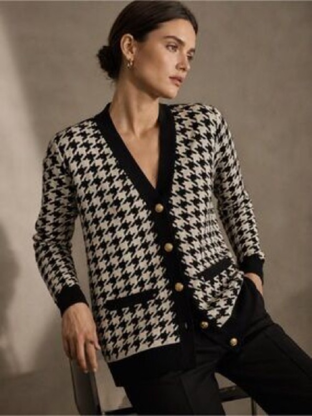 RW&CO. Black & Cream Houndstooth V-Neck Button Cardigan